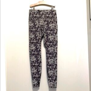 High Waisted Floral Leggings Womens Medium Full Length Gray Yoga Pilates Spring